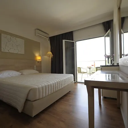 Evia Riviera 4*