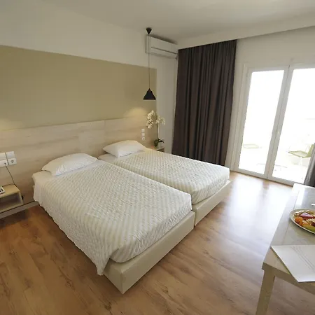 Evia Riviera 4*