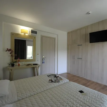 Evia Riviera Hotel 4*
